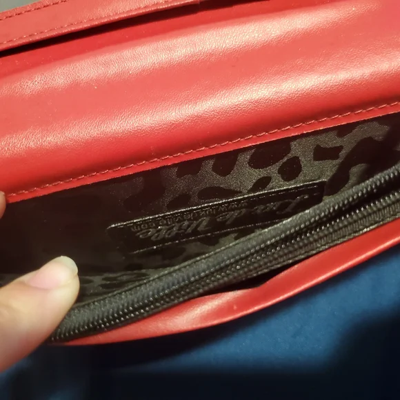 LUX DE VILLE RED SPARKLE WALLET - Picture 13 of 15